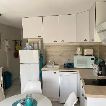 115 Maisonnette Rénovée Pour 4 Personnes Très Proche Plage *